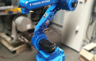 國內機床企業(yè)研制與應用機器人的情況